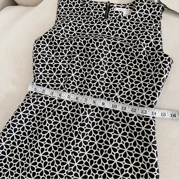 Diane Von Furstenberg Retro Flower Print Sheath Dress 2 - Picture 10 of 11